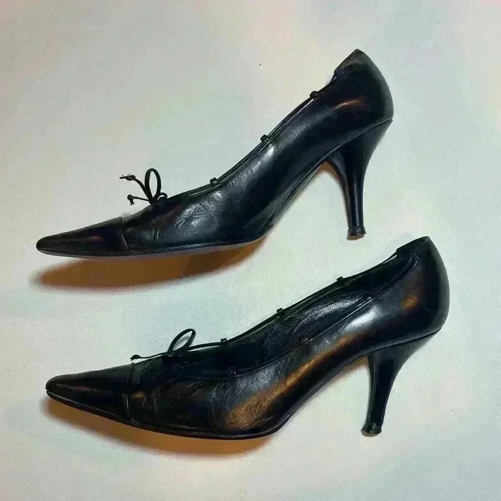 Chanel Vintage Black Pointed Square Toe Heels Bow 36 Leather Mules Gold CC Logo